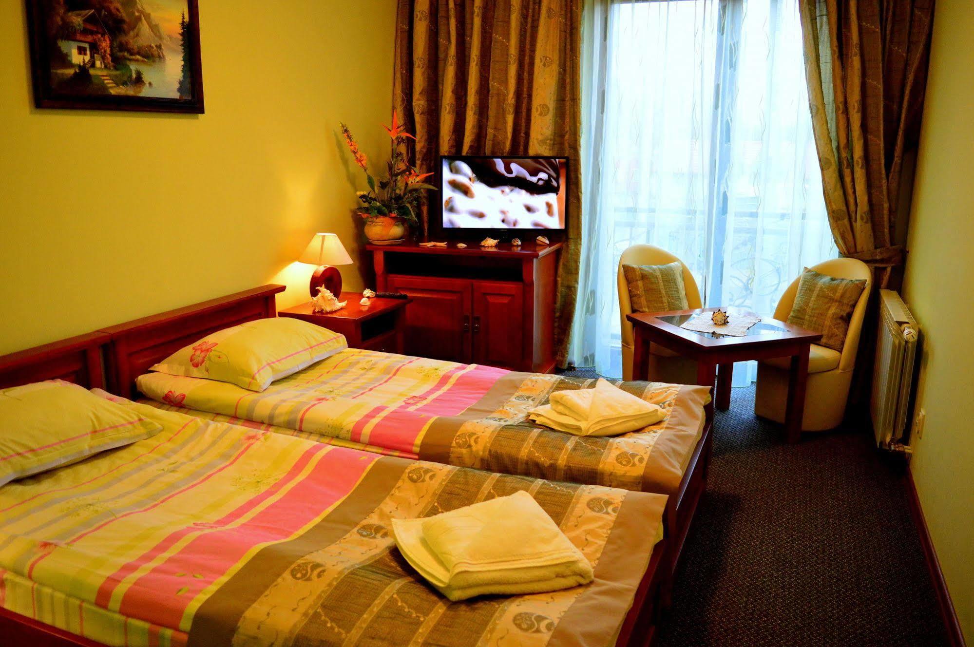 Hotel Spinaker Leba Ngoại thất bức ảnh