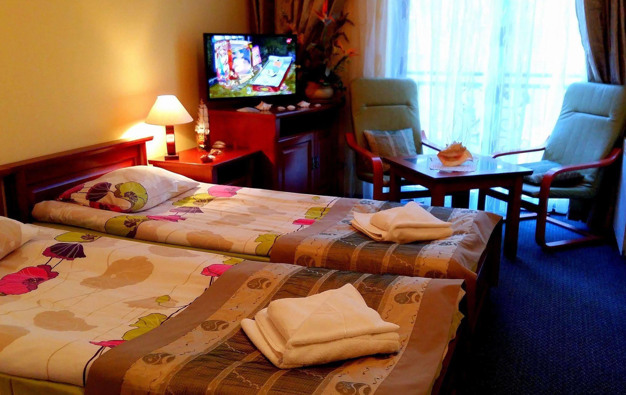 Hotel Spinaker Leba Ngoại thất bức ảnh