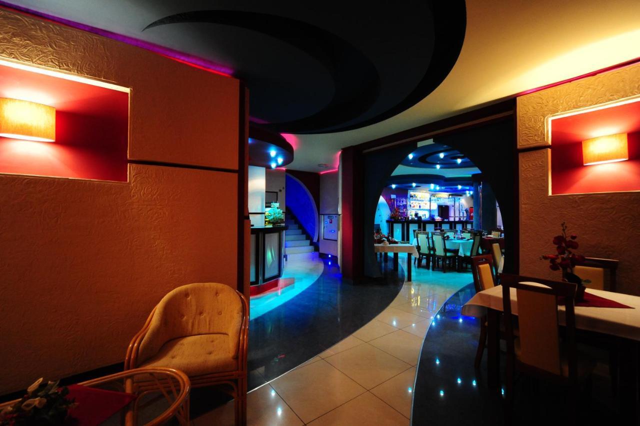 Hotel Spinaker Leba Ngoại thất bức ảnh
